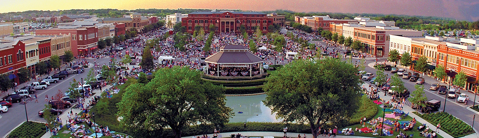 Southlake Town Square 4th of July_crop